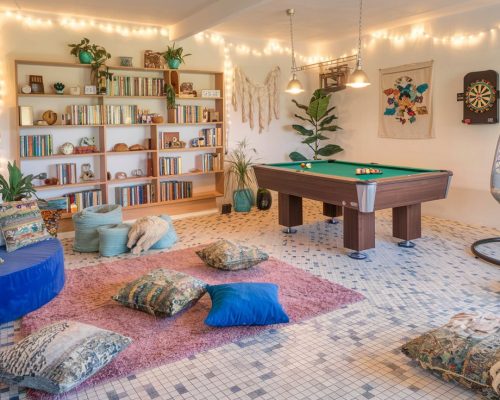 Ultimate Cozy Teen Hangout Room